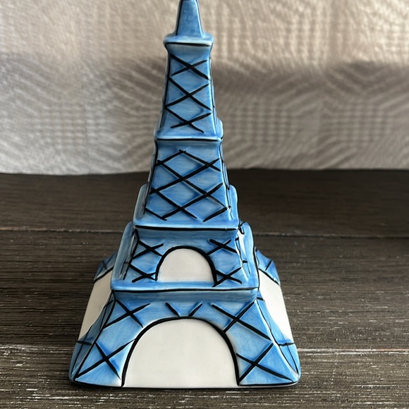 Vintage Eiffel Tower Salt or Pepper Shaker - Picture 3 of 3